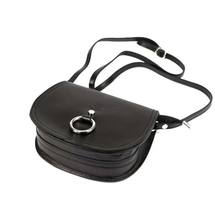 Čierna kožená kabelka Florence 38 Crossbody so striebornými detailmi